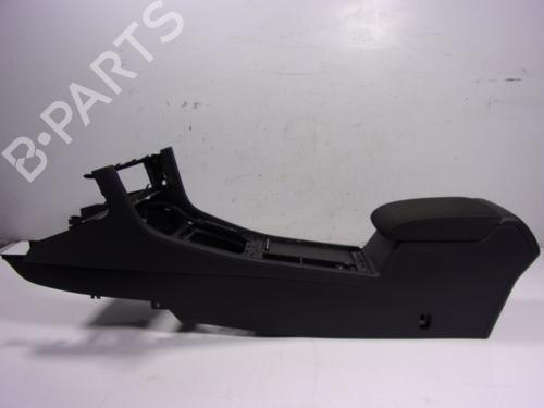Used Armrest / Center console Armrest / Center console VW GOLF VII (5G1, BQ1, BE1, BE2) 1.6 TDI (105 hp) 16128269 16128269