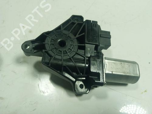 Portierruitmotor rechtsachter MERCEDES-BENZ GLA-CLASS (X156) GLA 180 (156.942) (122 hp) 17110601