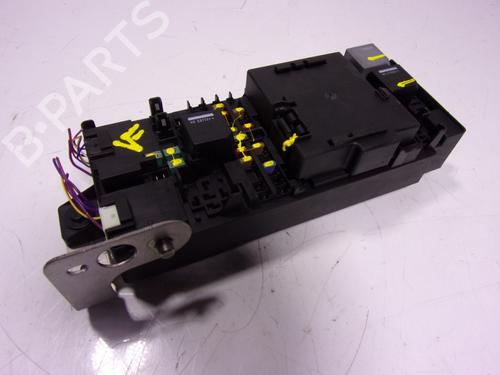 Used Fuse box Fuse box LAND ROVER DISCOVERY V (L462) D300 MHEV 4x4 (300 hp) 15689924 15689924