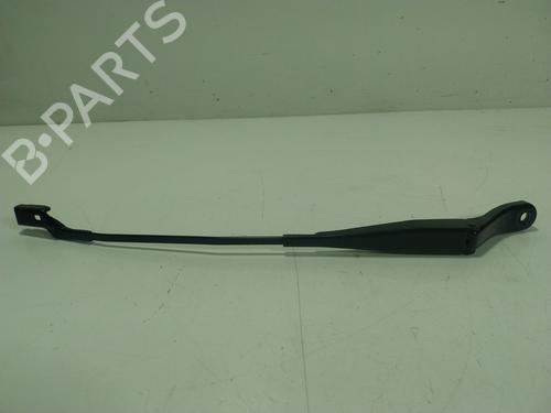 Used Front windshield wiper arm CITROËN C3 III (SX) 1.2 PureTech 82 (83 hp) 24575440