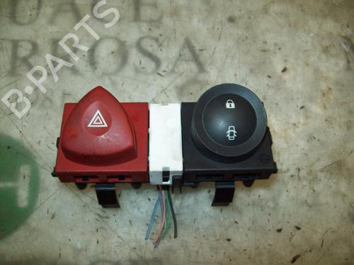 Used Warning switch Warning switch RENAULT MEGANE II (BM0/1_, CM0/1_) 1.5 dCi (BM0F, BM0T, BM2B, CM0F, CM0T) (82 hp) 3777785 3777785