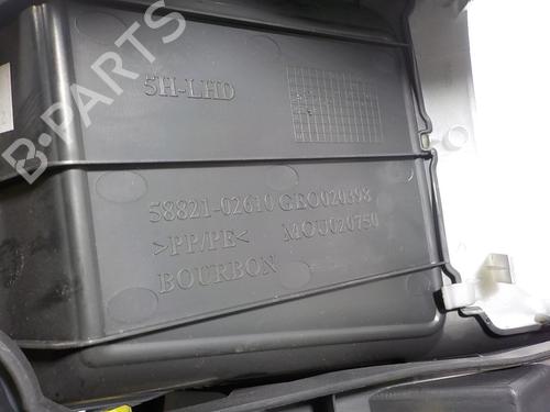 Armrest / Center console TOYOTA AURIS (_E18_) 1.4 D-4D (NDE180_, NDE180R) | BP13371834I20 