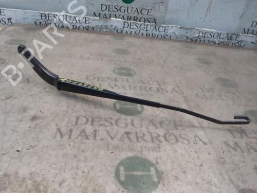 Used Front windshield wiper arm Front windshield wiper arm RENAULT MEGANE II (BM0/1_, CM0/1_) 1.5 dCi (BM02, BM13, BM2A, CM02, CM13) (101 hp) 3798718 3798718