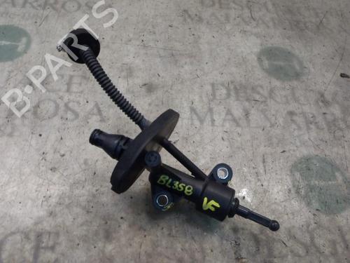 Used Clutch slave cylinder Clutch slave cylinder FIAT LINEA (323_, 110_) 1.3 D Multijet (323AXB11, 323AXB1A) (90 hp) 14268430 14268430