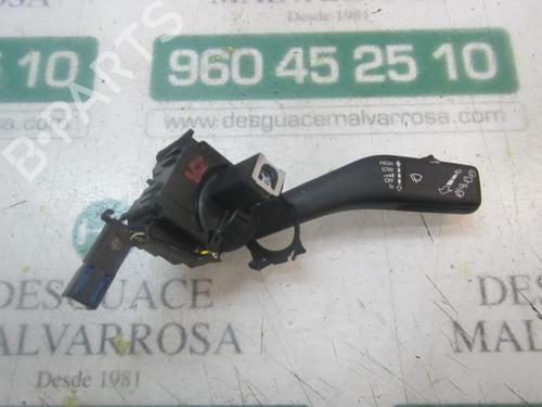 Used Steering column stalk SEAT LEON (1P1) 1.4 TSI (125 hp) 3874847