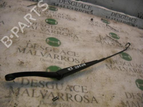 Used Front windshield wiper arm PEUGEOT 307 (3A/C) 2.0 HDi 90 (90 hp) 3755704