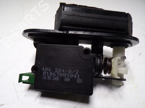 Bakluke lås LAND ROVER DISCOVERY III (L319) 2.7 TD 4x4 | BP13299477C101 