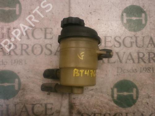 Used Power steering reservoir KIA CERATO I Saloon (LD) 2.0 CRDi (112 hp) 14269618