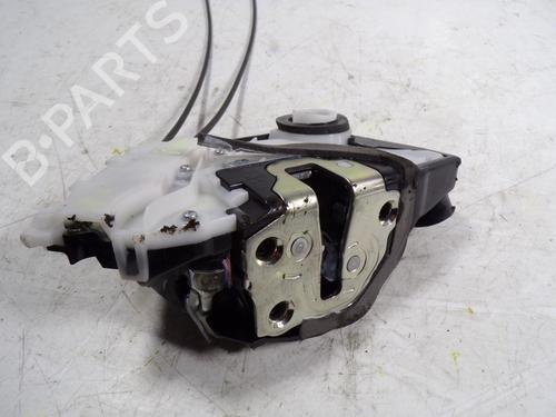 Used Front right lock TOYOTA YARIS (_P13_) 1.3 (NSP130_, NSP130) (99 hp) 8140891