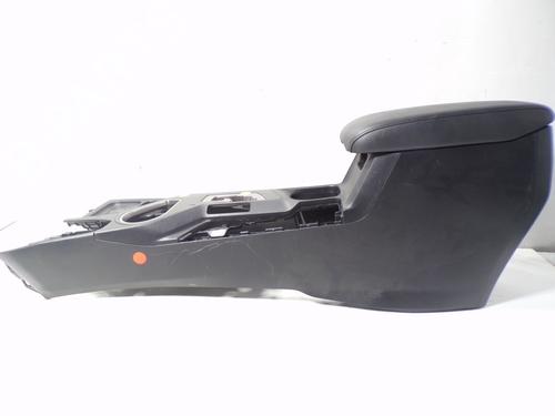 Used Armrest / Center console Armrest / Center console TOYOTA RAV 4 IV (_A4_) 2.5 Hybrid (AVA42_) (155 hp) 10486012 10486012