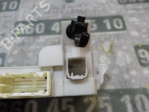 Fuse box TOYOTA YARIS (_P1_)  | BP3863303E1 