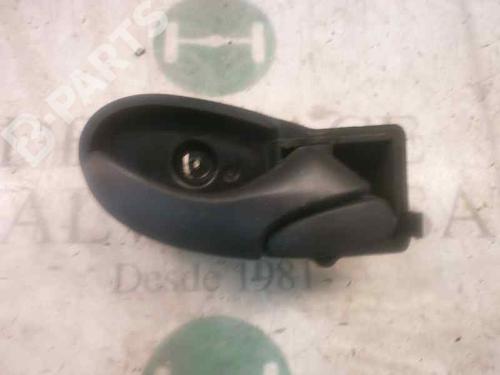 Used Front right interior door handle Front right interior door handle FORD TRANSIT Van (FA_ _) 2.0 DI (FAE_, FAF_, FAG_) (100 hp) 3802296 3802296