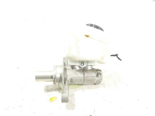 Used Brake master cylinder BMW 3 (F30, F80) 318 d (150 hp) 8305863