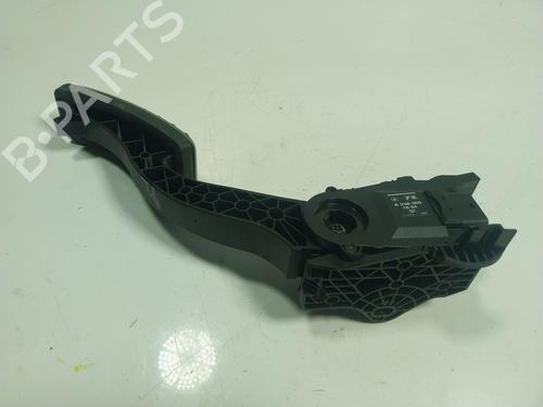 Used Pedal MERCEDES-BENZ GLA-CLASS (X156) GLA 180 (156.942) (122 hp) 17110615