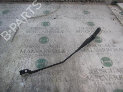 Used Front windshield wiper arm Front windshield wiper arm 3833299 3833299