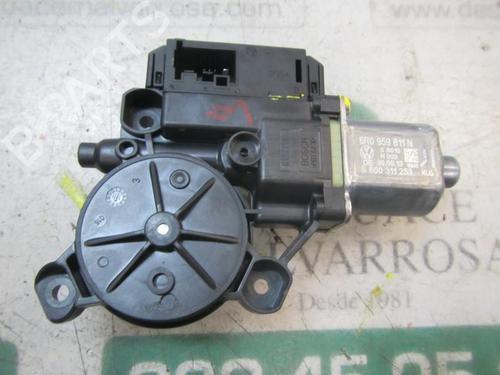 Portierruitmotor linksachter VW POLO V (6R1, 6C1) 1.2 TSI (90 hp) 3879041