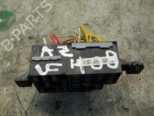 Used Fuse box Fuse box RENAULT CLIO II (BB_, CB_) 1.5 dCi (B/CB07) (65 hp) 3740533 3740533