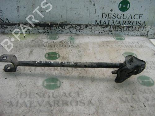 Venstre bagtil bærearm HYUNDAI COUPE I (RD) [1996-2004]  3751843
