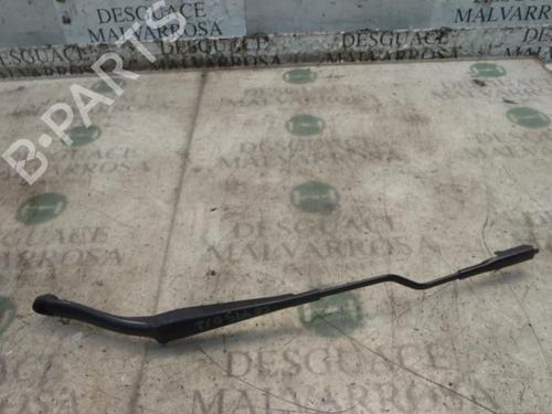 Used Front windshield wiper arm Front windshield wiper arm FIAT LINEA (323_, 110_) 1.3 D Multijet (323AXB11, 323AXB1A) (90 hp) 4007513 4007513