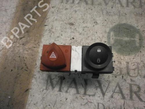 Used Warning switch Warning switch RENAULT MEGANE II (BM0/1_, CM0/1_) [2001-2012] 3735250 3735250