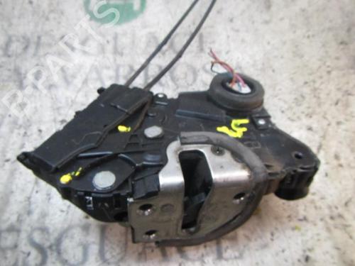 Used Front right lock TOYOTA YARIS (_P9_) 1.4 D-4D (NLP90_, NLP90R) (90 hp) 3834518