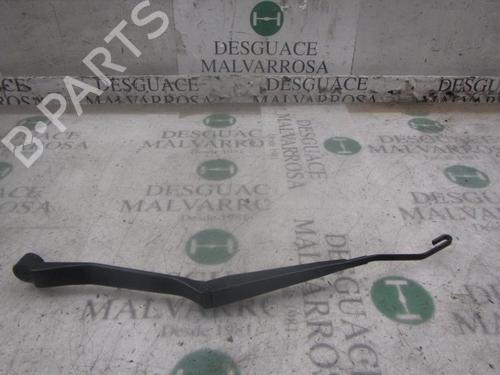 front-wipers-mechanism-toyota-rav-4-ii-_a2_-2000-2001-2002-2003-2004-2005-3825714 main image