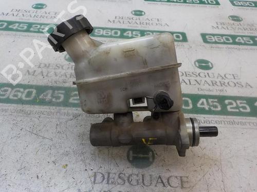Used Brake master cylinder Brake master cylinder KIA SPORTAGE II (JE_, KM_) 2.0 CRDi (140 hp) 3870790 3870790