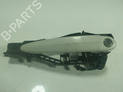 Used Front left exterior door handle Front left exterior door handle 17454185 17454185