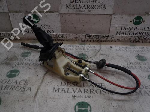 Used Gear lever KIA SPORTAGE II (JE_, KM_) 2.0 i 16V (141 hp) 7410306