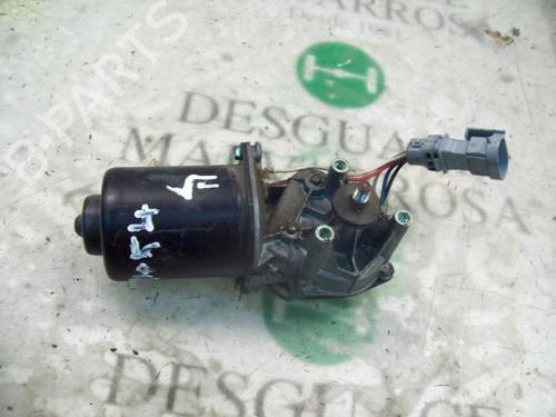 Used Front wiper motor RENAULT KANGOO (KC0/1_) D 65 1.9 (KC0E, KC02, KC0J, KC0N) (64 hp) 3782799