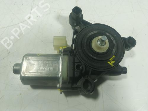 Used Left front window motor Left front window motor SEAT ATECA (KH7, KHP) 1.5 TSI (150 hp) 17164366 17164366