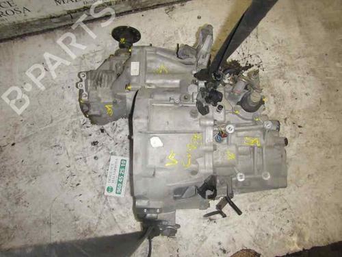 Used Gearbox Gearbox NISSAN X-TRAIL I (T30) 2.2 DCi (114 hp) 3835589 3835589