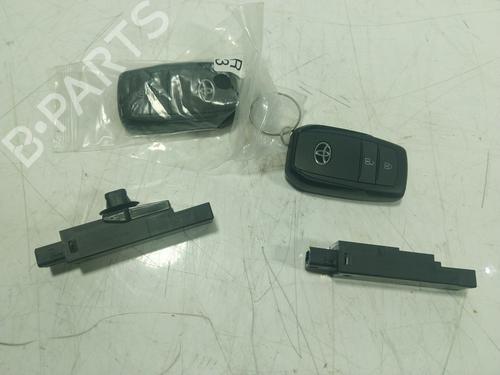 Used Ignition barrel TOYOTA YARIS CROSS (MXP_) 1.5 Hybrid (MXPJ10) (116 hp) 19302979