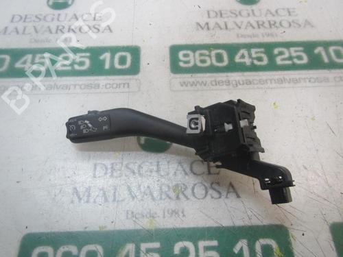 Used Steering column stalk SEAT LEON (1P1) 1.4 TSI (125 hp) 3874927