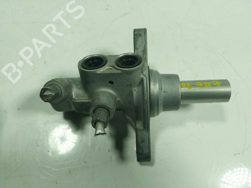 Used Brake master cylinder Brake master cylinder SMART FORFOUR Hatchback (453) electric drive (453.091) (82 hp) 16876557 16876557