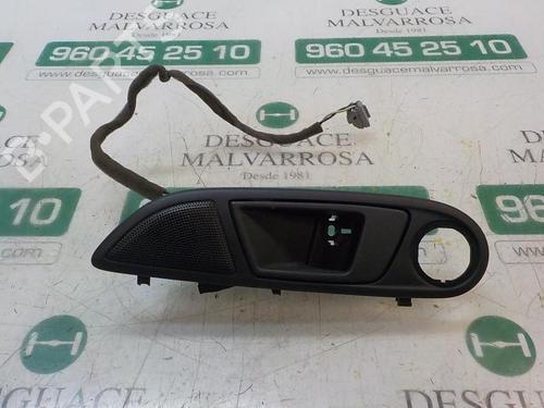 Venstre foran invendig håndtak FORD FIESTA VI (CB1, CCN) 1.6 TDCi (90 hp) 3865872