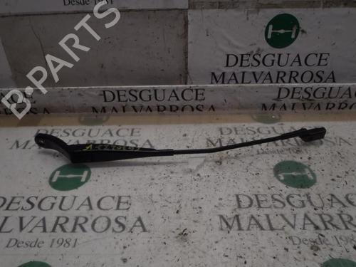 Used Front windshield wiper arm PEUGEOT 208 I (CA_, CC_) 1.4 HDi (68 hp) 3989646