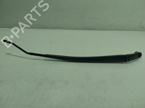 Used Front windshield wiper arm TOYOTA YARIS CROSS (MXP_) 1.5 Hybrid (131 hp) 20306699