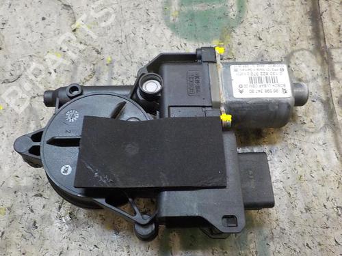 Used Right rear window motor Right rear window motor PEUGEOT 308 I (4A_, 4C_) 1.6 HDi (109 hp) 3854940 3854940