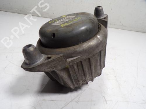 Used Engine mount Engine mount MERCEDES-BENZ E-CLASS (W212) E 350 CDI (212.023) (265 hp) 15657209 15657209