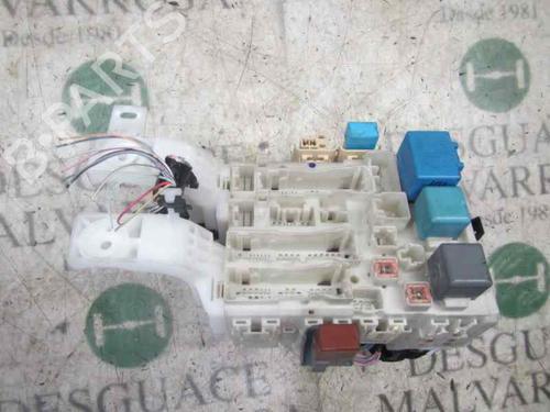 Used Fuse box Fuse box TOYOTA YARIS (_P9_) 1.4 D-4D (NLP90_, NLP90R) (90 hp) 3855049 3855049