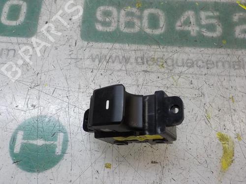 Used Right rear window switch Right rear window switch HYUNDAI i20 II (GB, IB) 1.2 (84 hp) 3869599 3869599