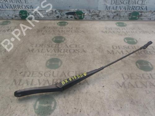Used Front windshield wiper arm OPEL ASTRA H (A04) 1.4 (L48) (90 hp) 3805976