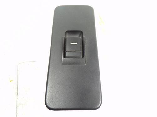 Used Right rear window switch Right rear window switch LAND ROVER RANGE ROVER SPORT I (L320) 2.7 D 4x4 (190 hp) 7461242 7461242