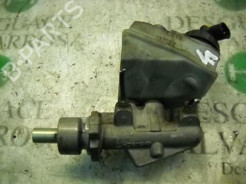 Used Brake master cylinder Brake master cylinder RENAULT CLIO II (BB_, CB_) [1998-2016] 3767133 3767133