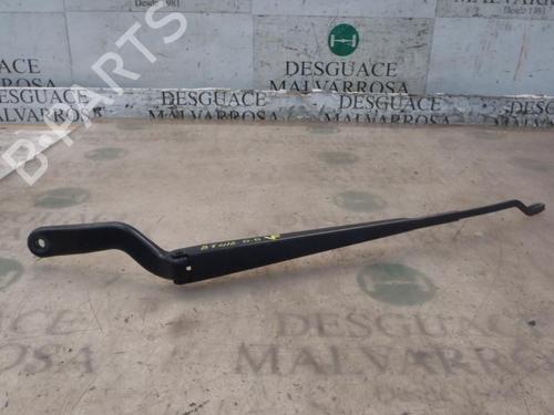 Used Front windshield wiper arm Front windshield wiper arm 3800690 3800690