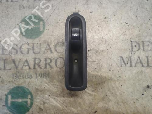Used Right rear window switch Right rear window switch RENAULT SCÉNIC II (JM0/1_) [2003-2010] 3806056 3806056