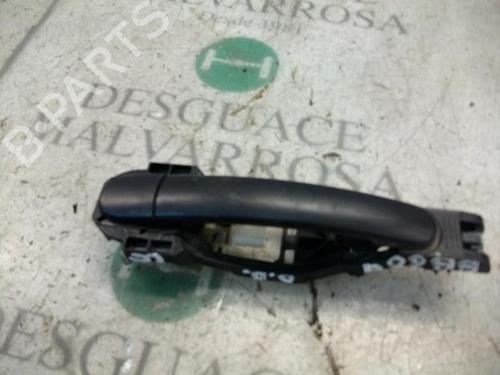 Høyre foran utvendig håndtak SEAT CORDOBA (6L2) 1.9 SDI (64 hp) 3753999