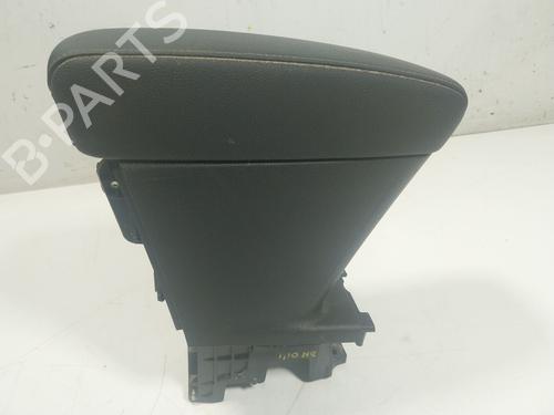 Used Armrest / Center console OPEL CORSA F (P2JO) 1.2 (68) (101 hp) 17659637