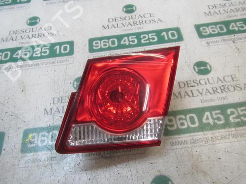 right-tailgate-light-chevrolet-cruze-j300-95130773-2009-6618538 main image